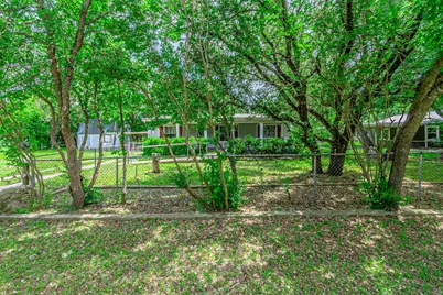 3007 Tanglewood Drive, Granbury, TX 76048 - Photo 2