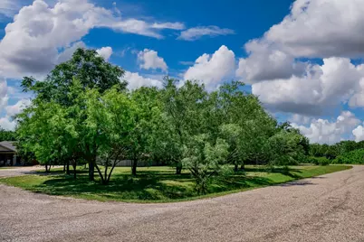 1701 Flagstone Court, Granbury, TX 76049 - Photo 8