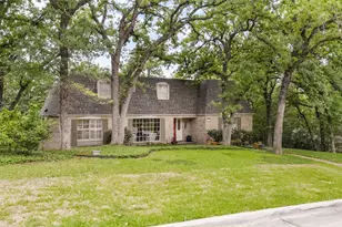 3704 Lynnwood Dr, Arlington, TX 76013 - Photo 2