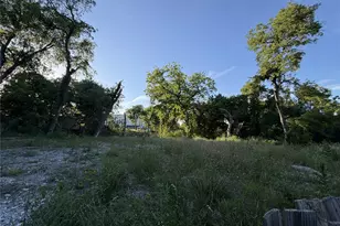 1615 Sicily St, Dallas, TX 75203 - Photo 1