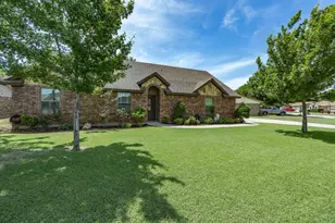 1323 Fairway Dr, Graham, TX 76450 - Photo 4