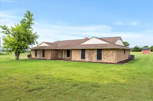 813 Zion Hill Cir, Rockwall, TX 75087 - Photo 2