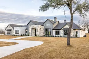 204 Dan Russell Bend, Weatherford, TX 76087 - Photo 2