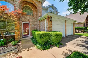 2105 Pritchard Dr, Grapevine, TX 76051 - Photo 4