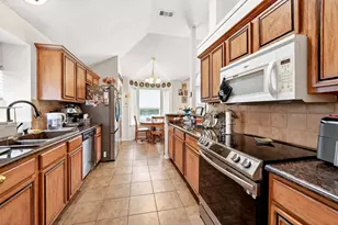 2105 Pritchard Dr, Grapevine, TX 76051 - Photo 12
