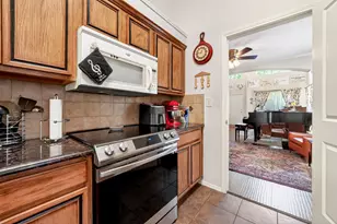 2105 Pritchard Dr, Grapevine, TX 76051 - Photo 14
