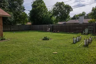 2763 Beechmont Dr, Dallas, TX 75228 - Photo 20