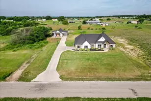 1040 Pioneer Xing, Weatherford, TX 76088 - Photo 4