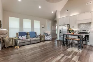 1040 Pioneer Xing, Weatherford, TX 76088 - Photo 34