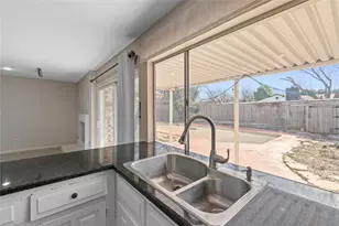 1722 Plantation Rd, Garland, TX 75044 - Photo 12