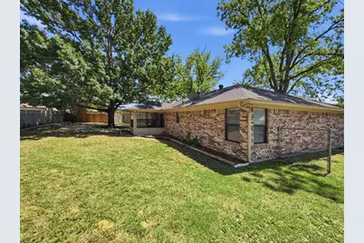 1103 Holiday Court, Granbury, TX 76048 - Photo 8