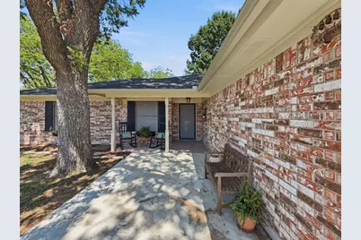 1103 Holiday Court, Granbury, TX 76048 - Photo 6