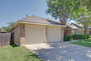6922 Briarwood Dr, Fort Worth, TX 76132 - Photo 2