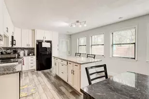 2801 W Biddison St, Fort Worth, TX 76109 - Photo 12
