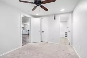 2208 W Rosedale St S, Fort Worth, TX 76110 - Photo 8