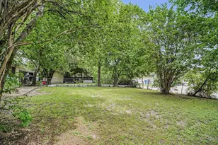 1434 Oakbrook St, Lancaster, TX 75134 - Photo 16