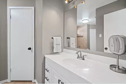 1023 Auburn Drive, Arlington, TX 76012 - Photo 12