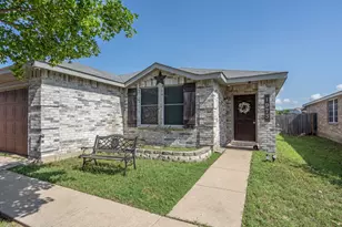 1973 Lariat Dr, Fort Worth, TX 76247 - Photo 2