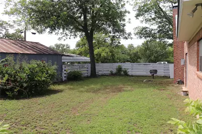 210 E Roberts Street, Gorman, TX 76454 - Photo 6