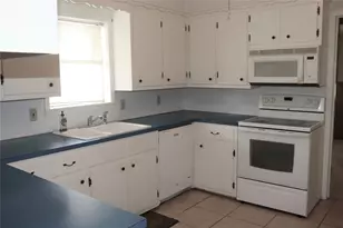210 E Roberts St, Gorman, TX 76454 - Photo 8