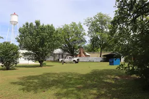 210 E Roberts St, Gorman, TX 76454 - Photo 28