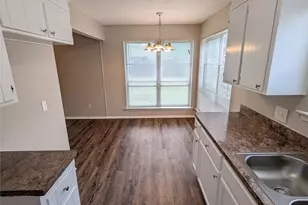 713 Heathcliff Dr, Everman, TX 76140 - Photo 10