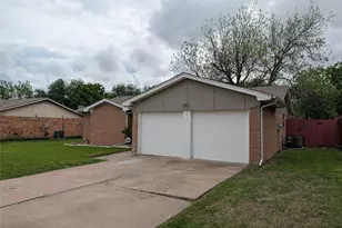 713 Heathcliff Dr, Everman, TX 76140 - Photo 2