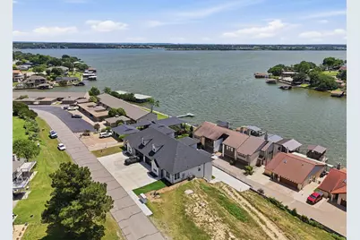 5126 Country Club Drive, Granbury, TX 76049 - Photo 2