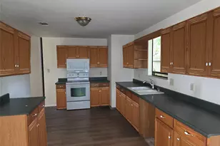 108 S Florence St, Tioga, TX 76271 - Photo 2