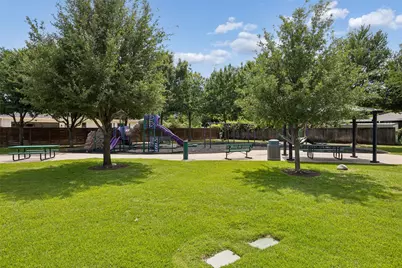 1110 S Pine Street, Grapevine, TX 76051 - Photo 8