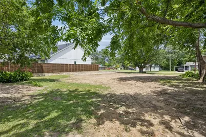 1110 S Pine Street, Grapevine, TX 76051 - Photo 4