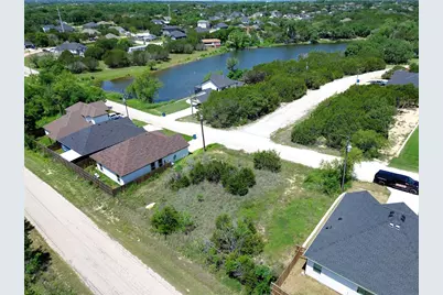 5833 Barkridge Drive, Granbury, TX 76048 - Photo 4
