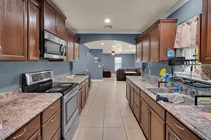 1410 W 3rd St, Clifton, TX 76634 - Photo 10