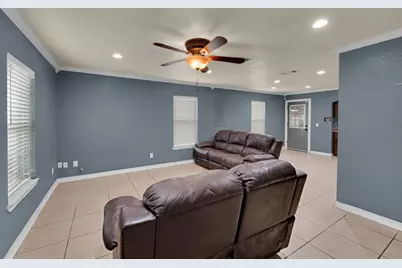 1410 W 3rd Street, Clifton, TX 76634 - Photo 2