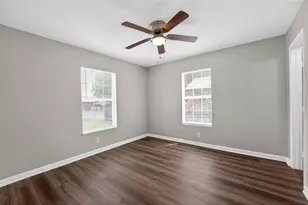 8914 Cardella Ave, Dallas, TX 75217 - Photo 14