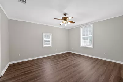 8914 Cardella Avenue, Dallas, TX 75217 - Photo 12
