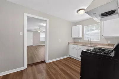 8914 Cardella Avenue, Dallas, TX 75217 - Photo 20