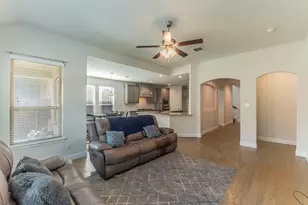 5644 Salt Springs Dr, Fort Worth, TX 76179 - Photo 4