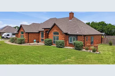 3111 Briarcliff Circle, Gainesville, TX 76240 - Photo 1