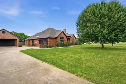 3111 Briarcliff Circle, Gainesville, TX 76240 - Photo 4