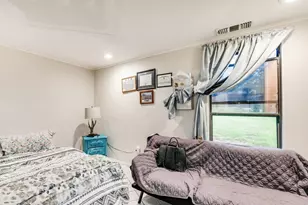 727 Norwood Dr, Hurst, TX 76053 - Photo 10