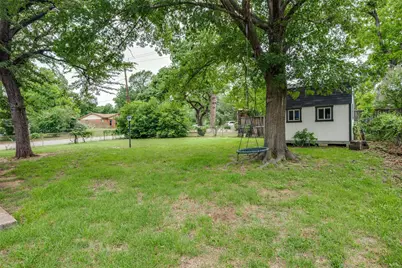 727 Norwood Drive, Hurst, TX 76053 - Photo 14
