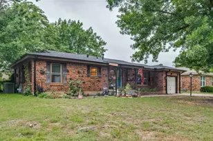 727 Norwood Dr, Hurst, TX 76053 - Photo 2