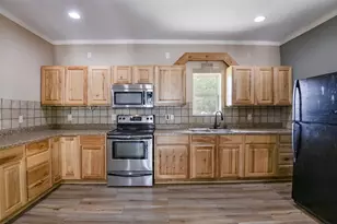 3625 Carla Ct, Granbury, TX 76049 - Photo 4