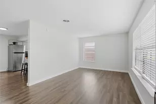 10805 Lake Gardens Dr, Dallas, TX 75218 - Photo 4