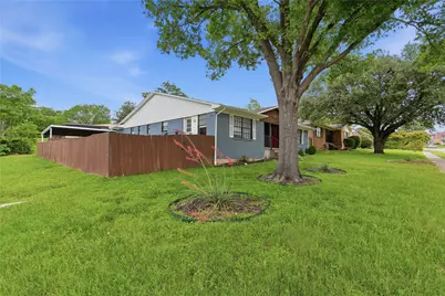10805 Lake Gardens Drive, Dallas, TX 75218 - Photo 2