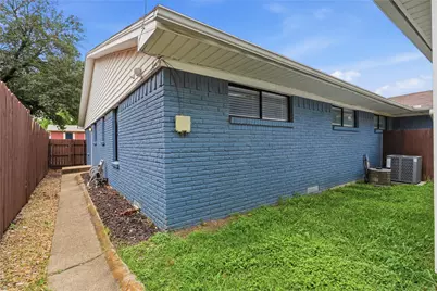 10805 Lake Gardens Drive, Dallas, TX 75218 - Photo 10