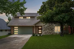 10517 Wyatt St, Dallas, TX 75218 - Photo 2