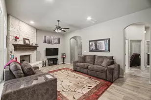 3907 Del Rio Ct, Granbury, TX 76049 - Photo 4