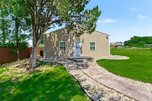 3907 Del Rio Ct, Granbury, TX 76049 - Photo 2